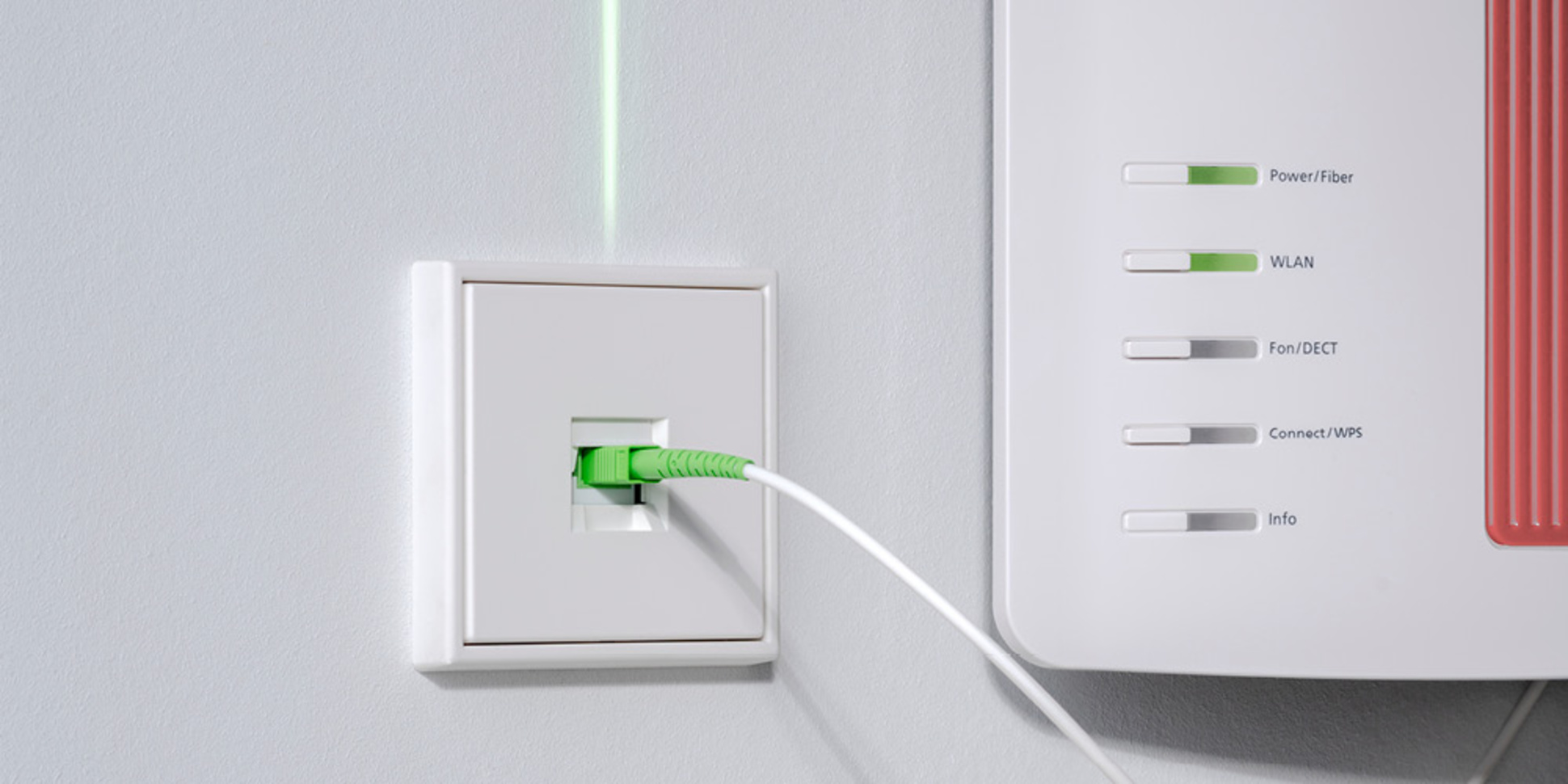 Die neuen Glasfaser-Anschlussdosen bei Elektromeister Hannes Spangenberg in Sondershausen